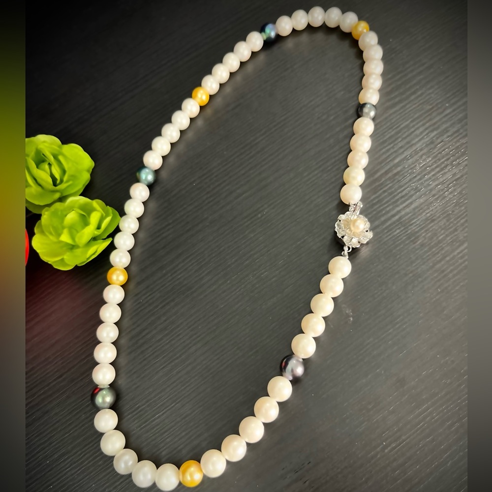 🚫SOLD🚫✨AKOYA PEARL NECKLACE✨  ✨19 Inch ✨  ✨7.8-9mm✨ ✨Silver setting✨